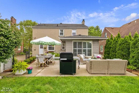 Exterior - 1301 Torrey, Grosse Pointe Woods, MI 48236 photo 7 of 13