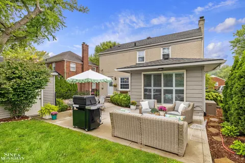 Exterior - 1301 Torrey, Grosse Pointe Woods, MI 48236 photo 8 of 13