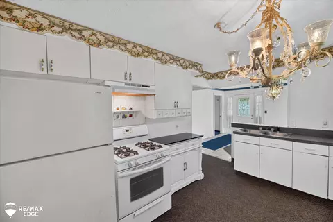 Kitchen - 7282 Neff, Mount Morris, MI 48458 photo 4 of 5