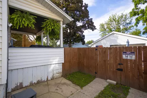 Exterior - 805 Exchange, Owosso, MI 48867 photo 4 of 5