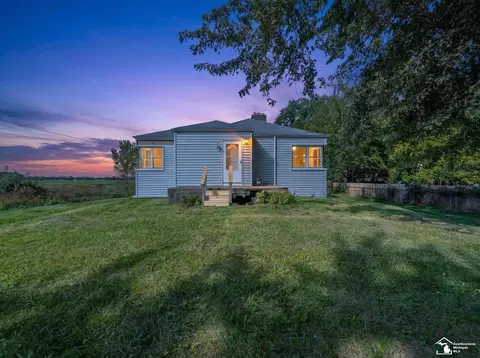 Exterior - 564 Castella, Temperance, MI 48182 photo 2 of 7
