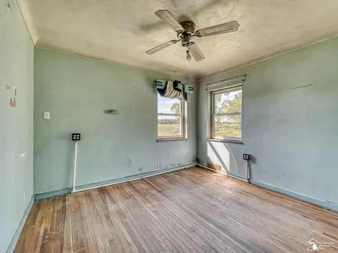 Bedroom - 564 Castella, Temperance, MI 48182 photo 3 of 4