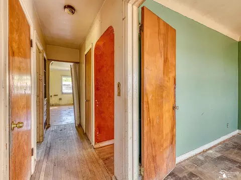 Entry Way - 564 Castella, Temperance, MI 48182 photo 1 of 3