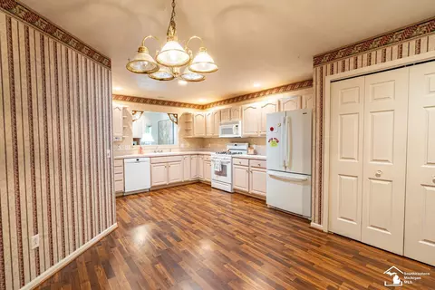 Kitchen - 1632 Spruce, Temperance, MI 48182 photo 2 of 3