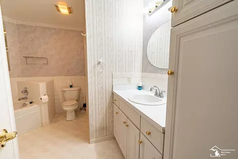 Bath - 1632 Spruce, Temperance, MI 48182 photo 3 of 5