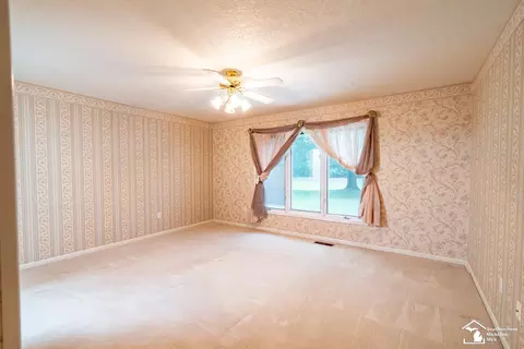 Bedroom - 1632 Spruce, Temperance, MI 48182 photo 4 of 10