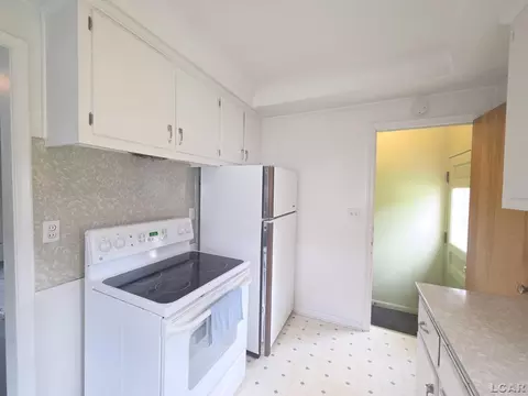 Kitchen - 121 Maple, Tecumseh, MI 49286 photo 3 of 5