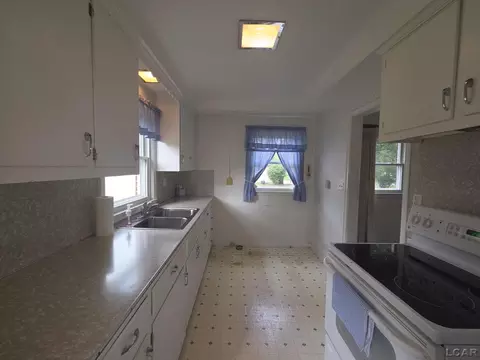 Kitchen - 121 Maple, Tecumseh, MI 49286 photo 5 of 5