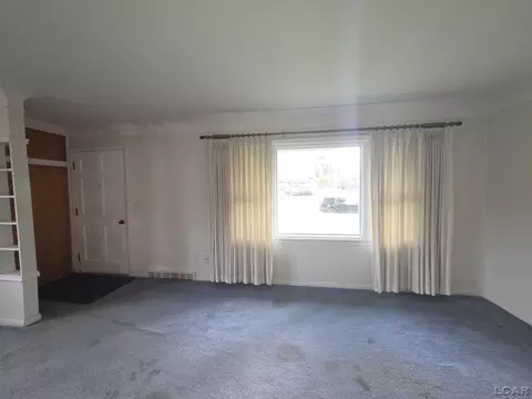 Living - 121 Maple, Tecumseh, MI 49286 photo 4 of 5