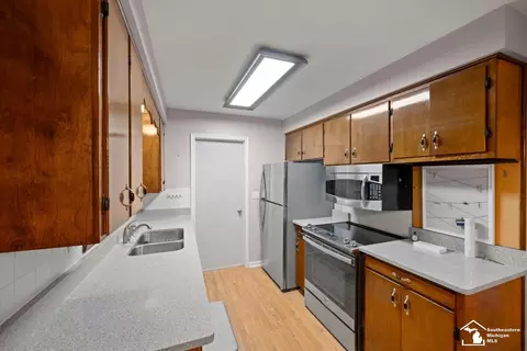 Kitchen - 1136 Lavender, Monroe, MI 48162 photo 3 of 4