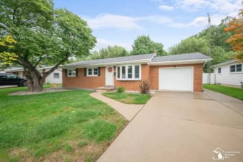 Exterior - 1136 Lavender, Monroe, MI 48162 photo 2 of 7