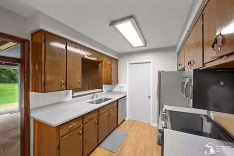 Kitchen - 1136 Lavender, Monroe, MI 48162 photo 2 of 4