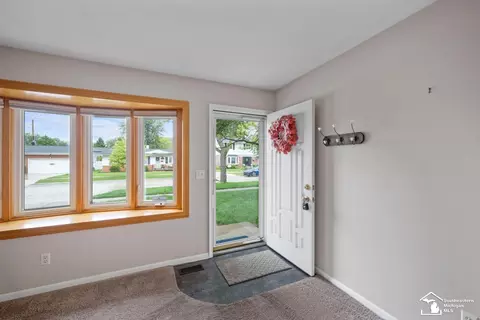Entry Way - 1136 Lavender, Monroe, MI 48162 photo 1 of 2