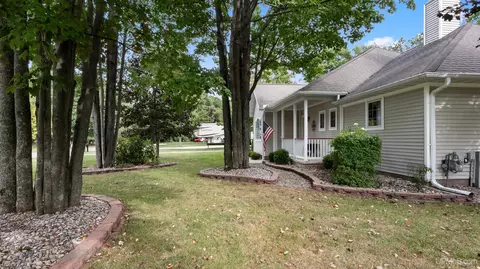 Exterior - 43 Sandy, Gladstone, MI 49837 photo 9 of 14