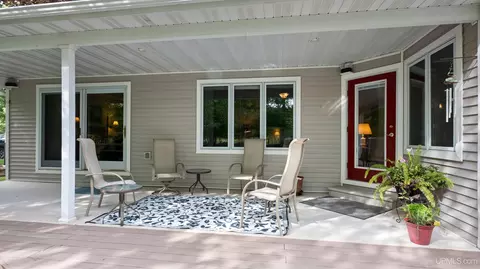 Exterior - 43 Sandy, Gladstone, MI 49837 photo 7 of 14