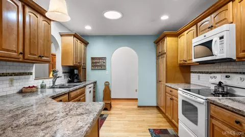 Kitchen - 43 Sandy, Gladstone, MI 49837 photo 1 of 5