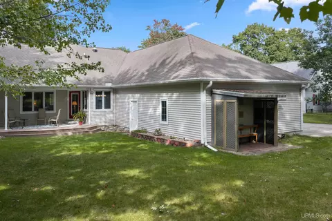 Exterior - 43 Sandy, Gladstone, MI 49837 photo 10 of 14