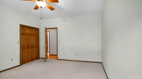 Bedroom - 43 Sandy, Gladstone, MI 49837 photo 5 of 7