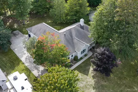 View/Area - 43 Sandy, Gladstone, MI 49837 photo 5 of 10