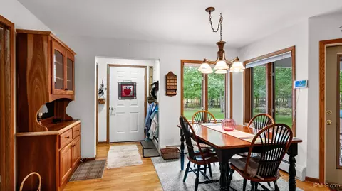 Dining - 43 Sandy, Gladstone, MI 49837 photo 2 of 3