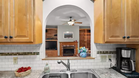 Kitchen - 43 Sandy, Gladstone, MI 49837 photo 5 of 5