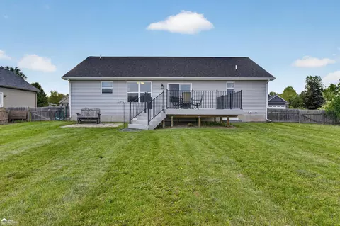 Exterior - 1419 Pondview, Davison, MI 48423 photo 14 of 17