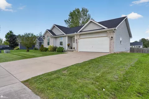 Exterior - 1419 Pondview, Davison, MI 48423 photo 2 of 17