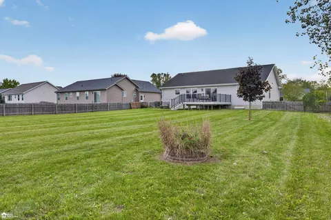 Exterior - 1419 Pondview, Davison, MI 48423 photo 12 of 17