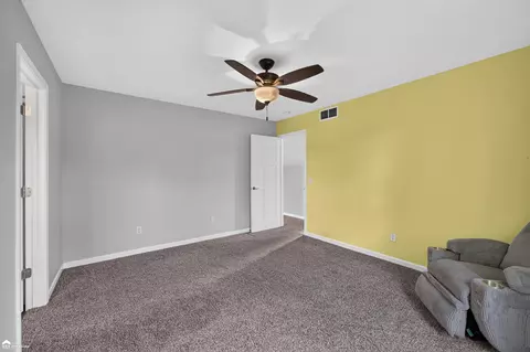 Bedroom - 1419 Pondview, Davison, MI 48423 photo 3 of 7