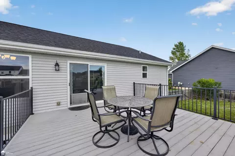 Exterior - 1419 Pondview, Davison, MI 48423 photo 5 of 17