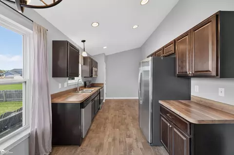 Kitchen - 1419 Pondview, Davison, MI 48423 photo 1 of 1