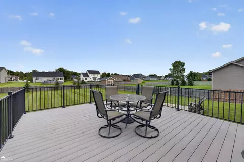 Exterior - 1419 Pondview, Davison, MI 48423 photo 4 of 17