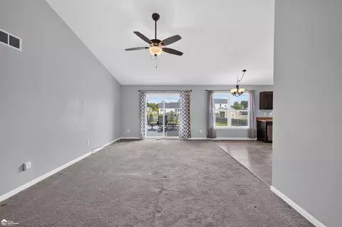 Living - 1419 Pondview, Davison, MI 48423 photo 2 of 5