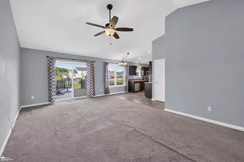 Living - 1419 Pondview, Davison, MI 48423 photo 3 of 5