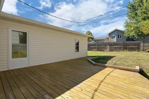 Exterior - 160 S Lilac, Ishpeming, MI 49849 photo 6 of 8