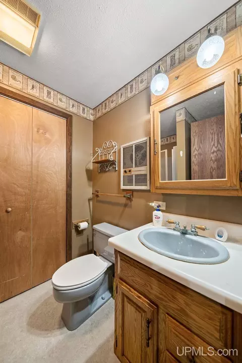 Bath - 160 S Lilac, Ishpeming, MI 49849 photo 7 of 7