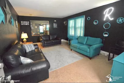 Living - 1491 Hendricks, Monroe, MI 48162 photo 1 of 1