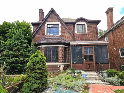 18051 Santa Barbara, Detroit, MI 48221