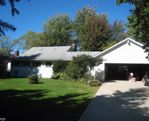 5050 Middle Channel, Harsens Island, MI 48028