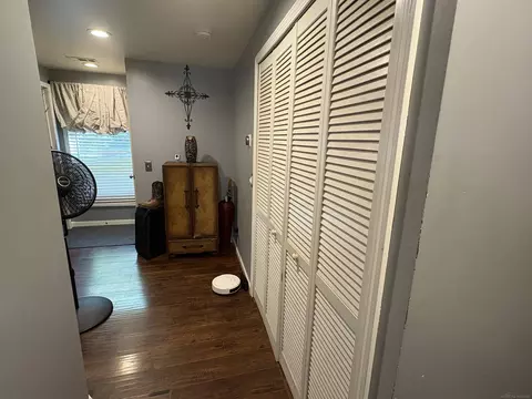 Entry Way - 3256 Amelia, Flushing, MI 48433 photo 1 of 2