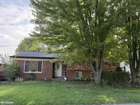 43268 Hartwick, Sterling Heights, MI 48313