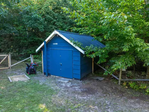 Exterior - 16874 E Pointe, Wetmore, MI 49895 photo 5 of 8
