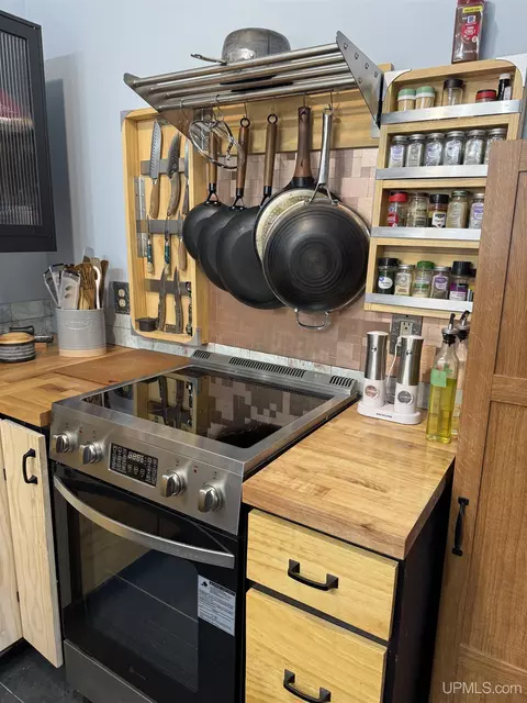 Kitchen - 16874 E Pointe, Wetmore, MI 49895 photo 3 of 3
