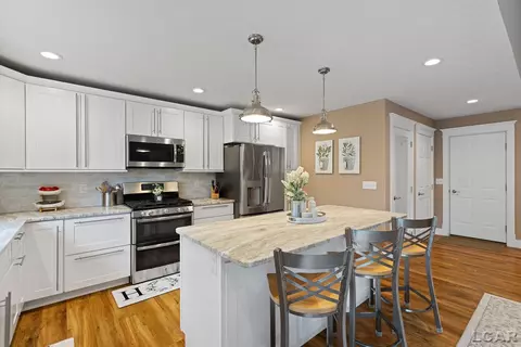 Kitchen - 611 Red Maple, Tecumseh, MI 49286 photo 3 of 7
