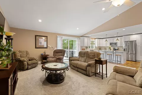 Living - 611 Red Maple, Tecumseh, MI 49286 photo 2 of 3