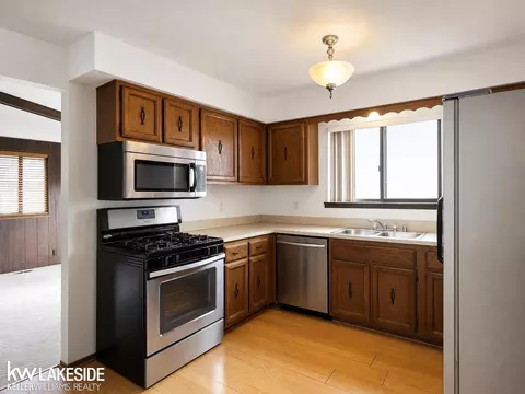 Kitchen - 47122 Blueridge, Macomb, MI 48044 photo 2 of 2