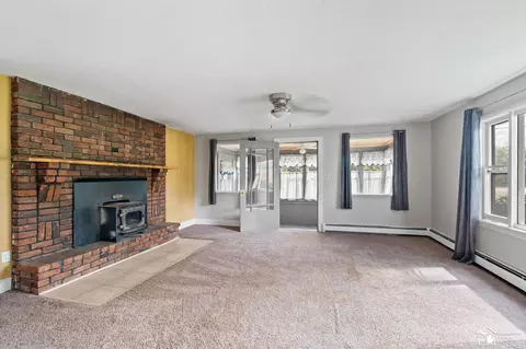 Living - 9111 S Telegraph, Temperance, MI 48182 photo 1 of 4