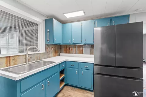 Kitchen - 9111 S Telegraph, Temperance, MI 48182 photo 2 of 4