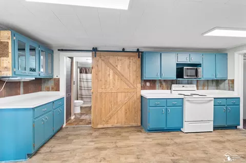 Kitchen - 9111 S Telegraph, Temperance, MI 48182 photo 4 of 4