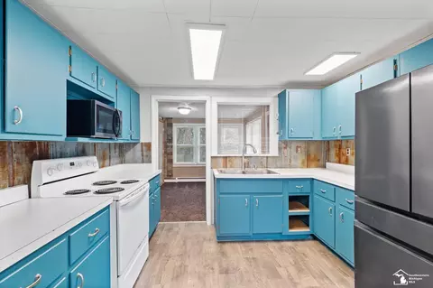 Kitchen - 9111 S Telegraph, Temperance, MI 48182 photo 1 of 4